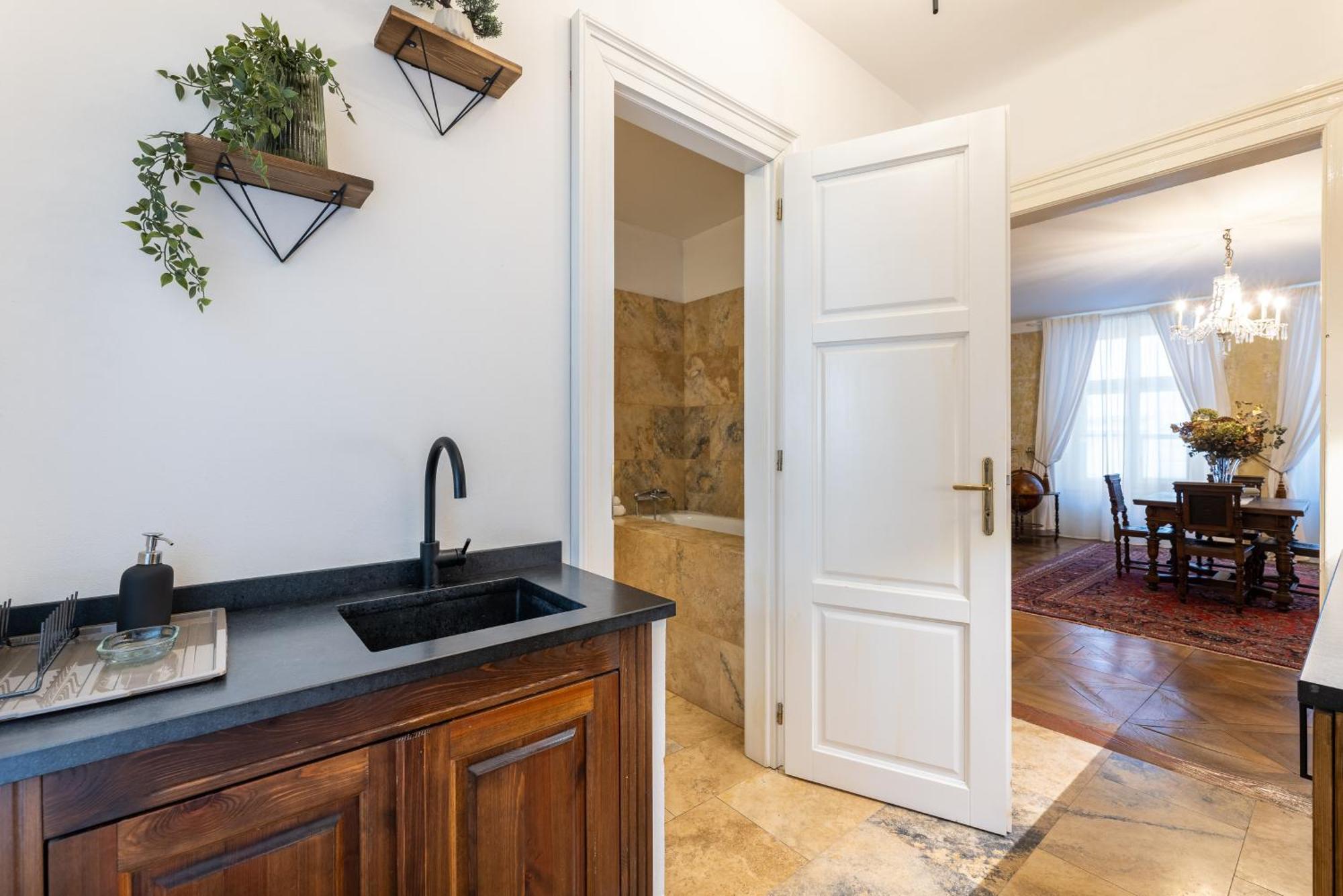 King'S Royal Apartments In City Centre Praha Bagian luar foto